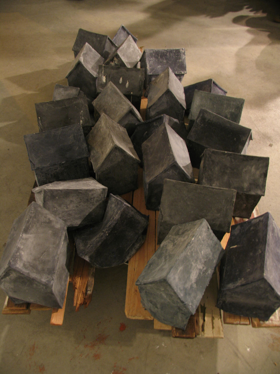 Photographic documentation of RYLLEGA Berlin ("Ich baue ein Haus auf dem Atlantik" by Gabriele Undine Meyer)